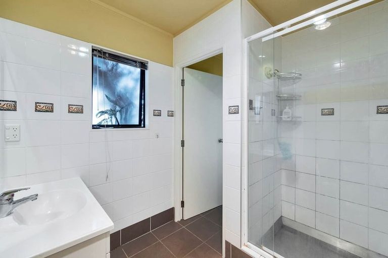 Photo of property in 76a View Road, Henderson, Auckland, 0612