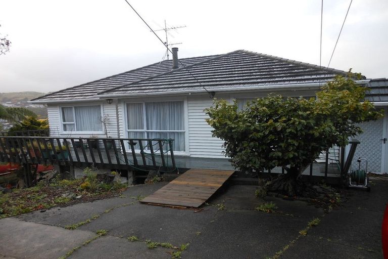 Photo of property in 21 Olivia Crescent, Tawa, Wellington, 5028