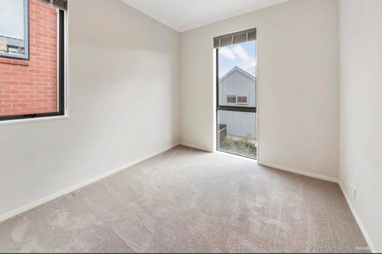 Photo of property in 10 Ringa Matau Road, Hobsonville, Auckland, 0616