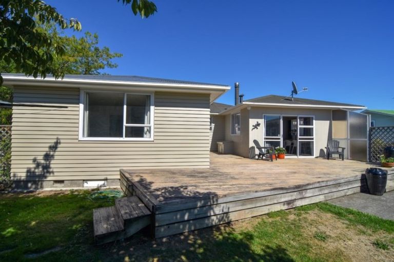 Photo of property in 27 Diamond Street, Carterton, 5713