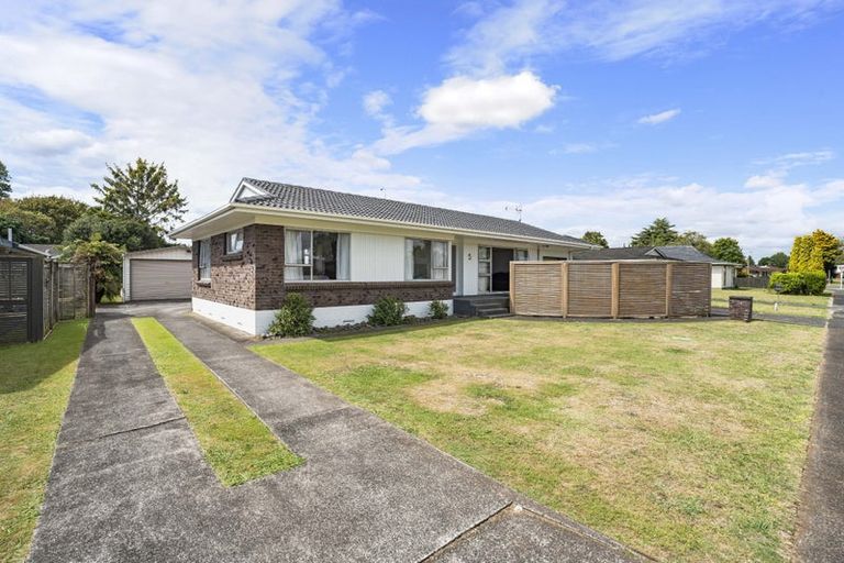 Photo of property in 5 Glengowan Place, Conifer Grove, Takanini, 2112