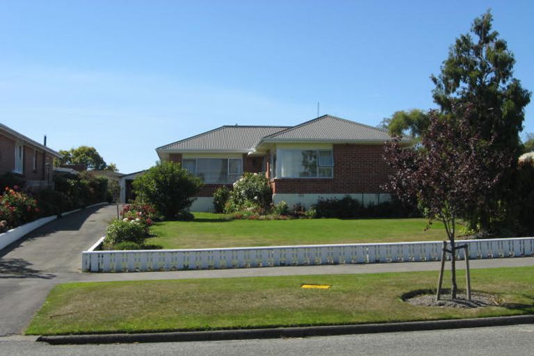 Photo of property in 27 Hill View Crescent, Highfield, Timaru, 7910