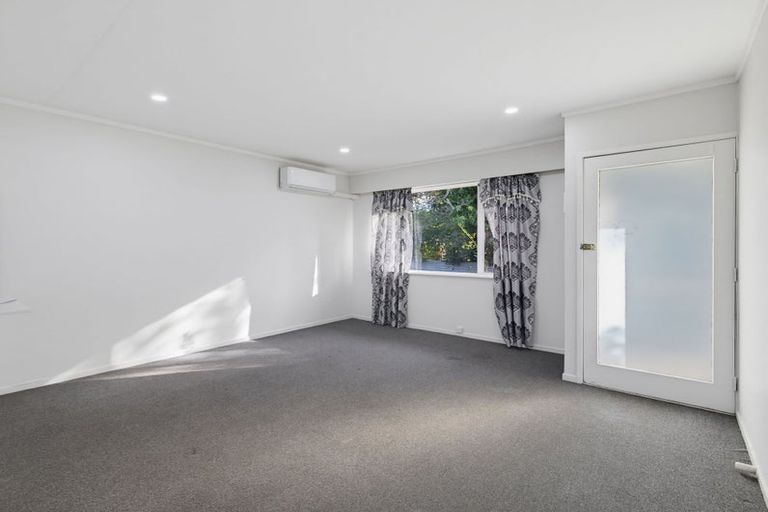 Photo of property in 2/24a Vine Street, Mangere East, Auckland, 2024