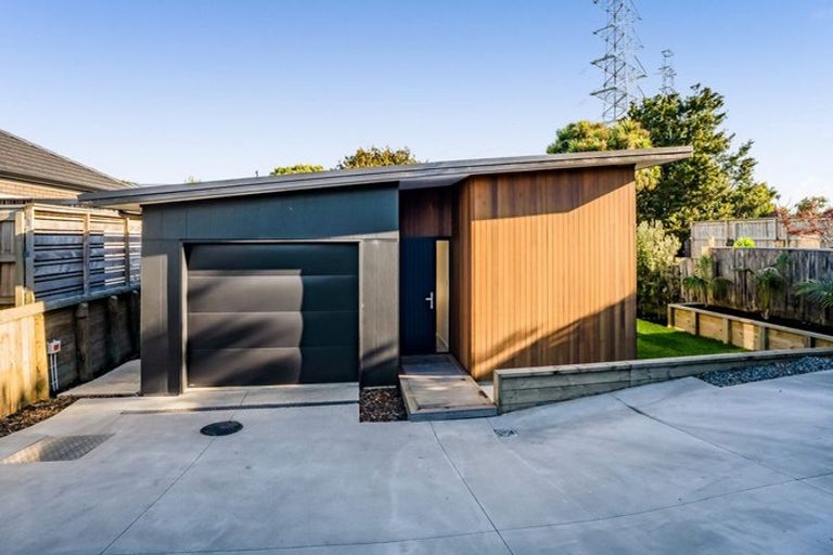 Photo of property in 7a Saxton Road, Upper Vogeltown, New Plymouth, 4310