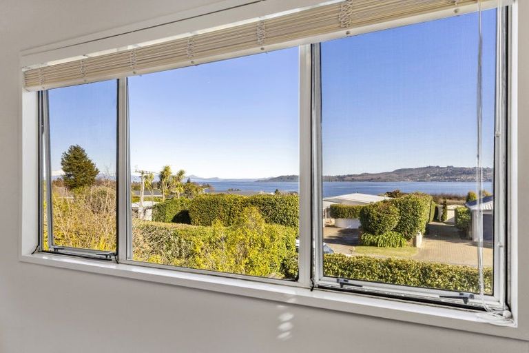 Photo of property in 3 Te Hepera Street, Waipahihi, Taupo, 3330