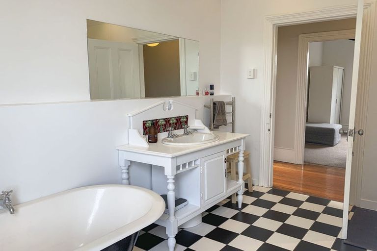 Photo of property in 9 School Road, Morningside, Auckland, 1021