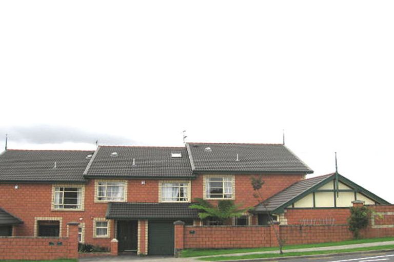 Photo of property in 1/28 Munroe Road, Ranui, Auckland, 0612