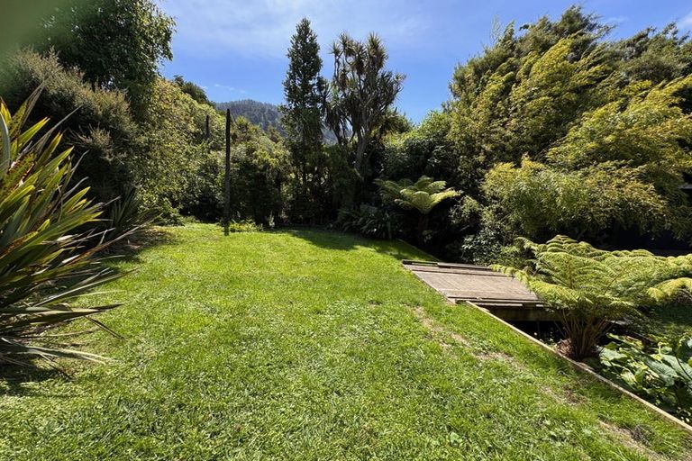 Photo of property in 19 Mccormicks Road, Whatamango Bay, Picton, 7281