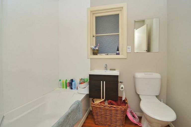 Photo of property in 36 Inglis Street, Seatoun, Wellington, 6022