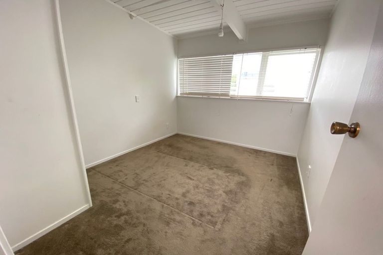 Photo of property in 156 Bleakhouse Road, Mellons Bay, Auckland, 2014