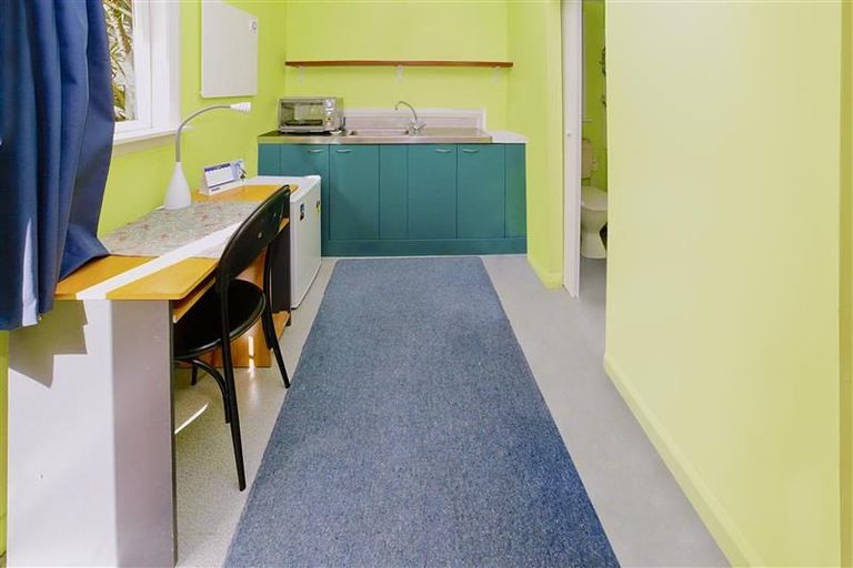 Photo of property in 42 Tui Street, Point Chevalier, Auckland, 1022