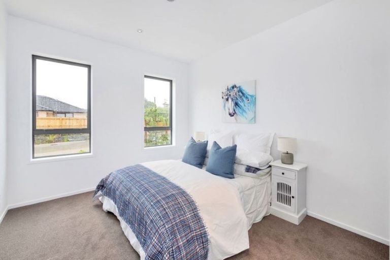 Photo of property in 3/27 Dida Park Drive, Kumeu, 0810