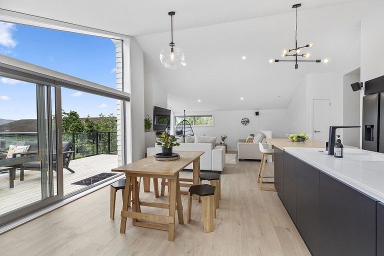 Photo of property in 111a Breaker Bay Road, Breaker Bay, Wellington, 6022