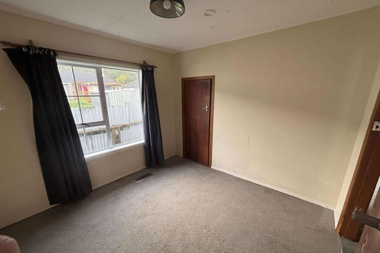 Photo of property in 167b Wainuiomata Road, Wainuiomata, Lower Hutt, 5014