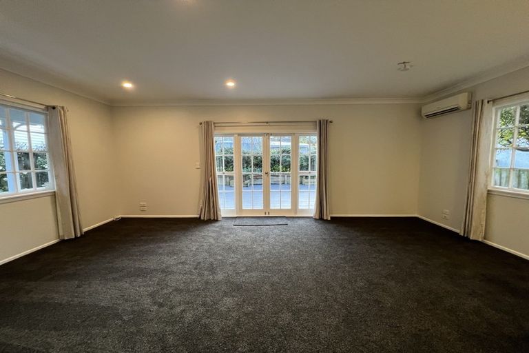 Photo of property in 1/28 Beach Road, Castor Bay, Auckland, 0620