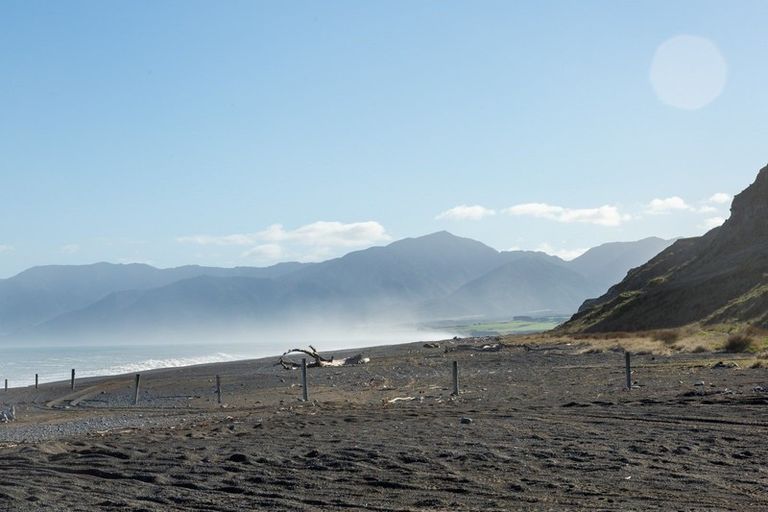 Photo of property in 67 Whangaimoana Beach Road, Whangaimoana, Pirinoa, 5772