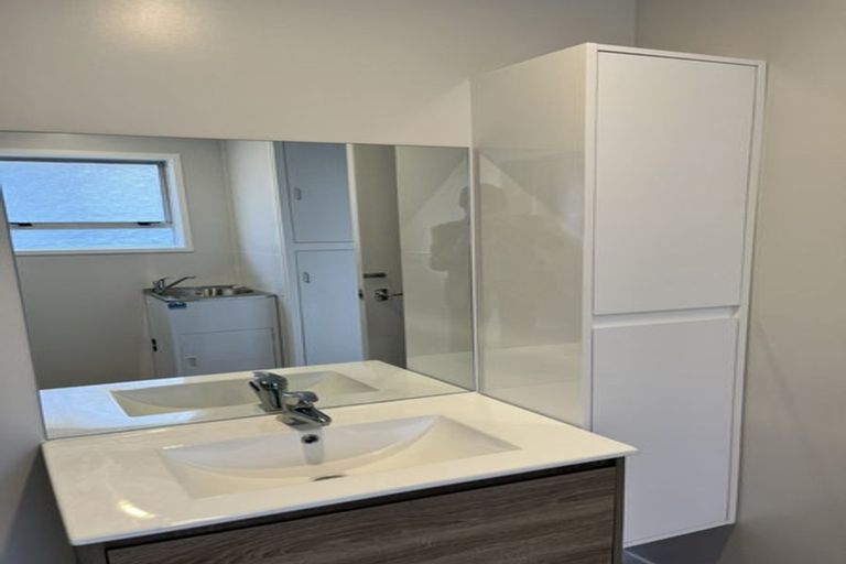 Photo of property in 64a Clayburn Road, Glen Eden, Auckland, 0602