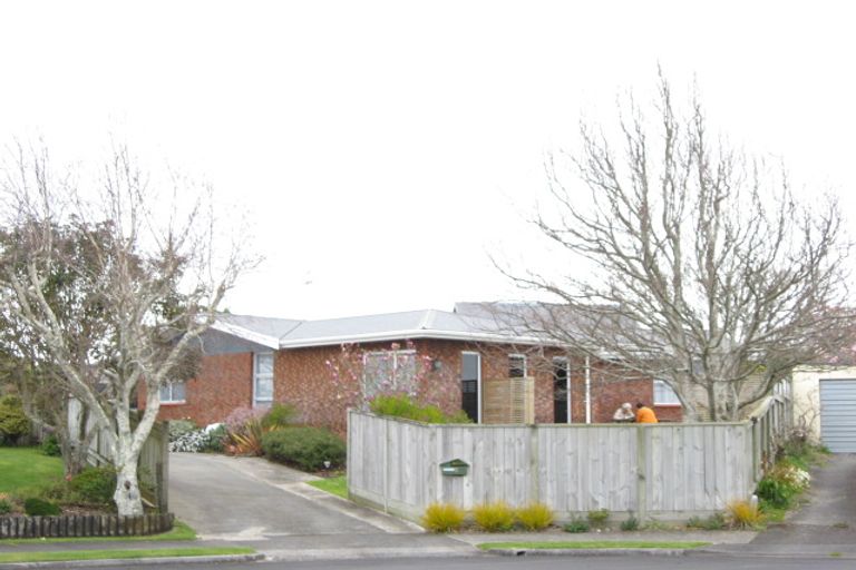 Photo of property in 9 Kennedy Place, Merrilands, New Plymouth, 4312