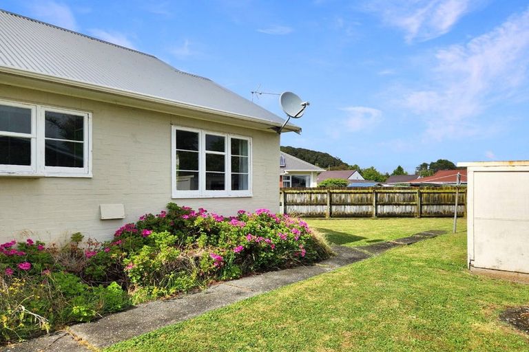 Photo of property in 11 Frickleton Grove, Waterloo, Lower Hutt, 5011