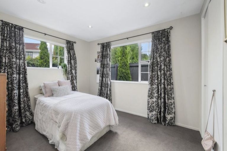 Photo of property in 106 Regency Crescent, Redwood, Christchurch, 8051