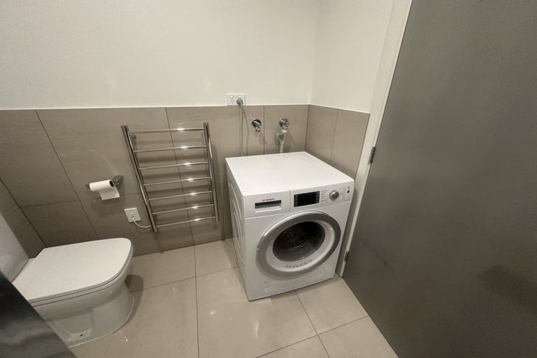 Photo of property in Wyndham Gardens Apartments, 30 Red Oaks Drive, Frankton, Queenstown, 9300