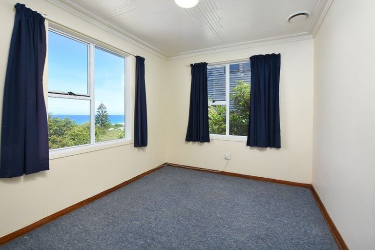 Photo of property in 16 Bedford Parade, Brighton, Dunedin, 9035