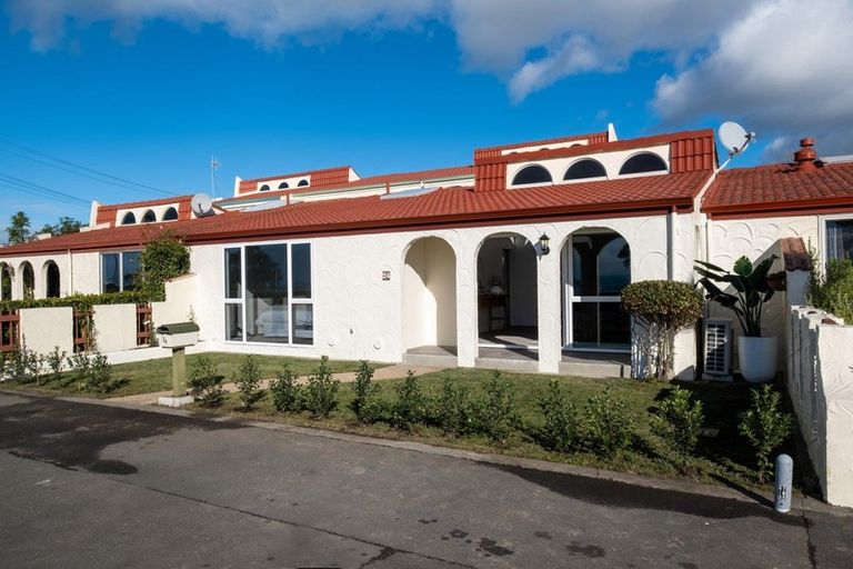 Photo of property in 24 Charles Street, Westshore, Napier, 4110