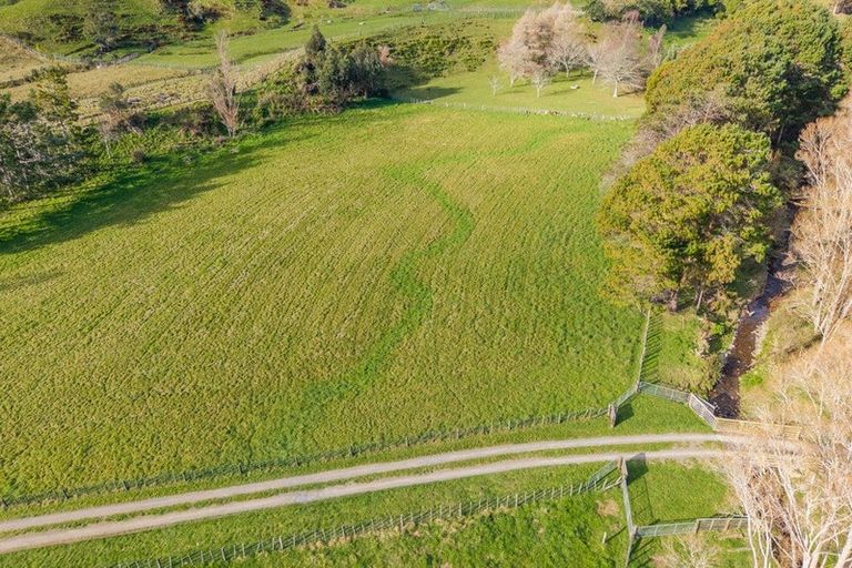 Photo of property in 139 Rangiora Road, Reikorangi, Waikanae, 5391