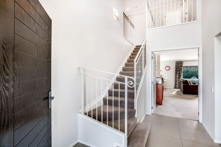 Photo of property in 6 Pickaberry Avenue, Karaka, Papakura, 2113