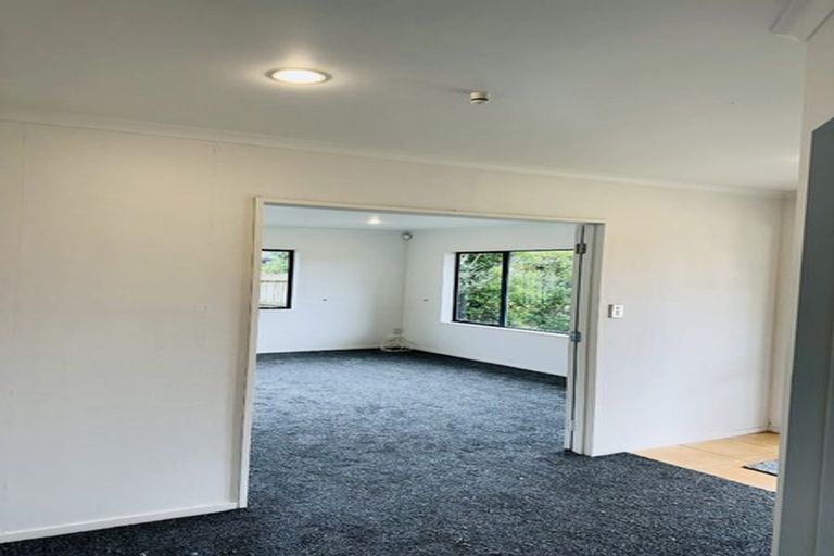Photo of property in 5 Attymon Lane, East Tamaki, Auckland, 2016