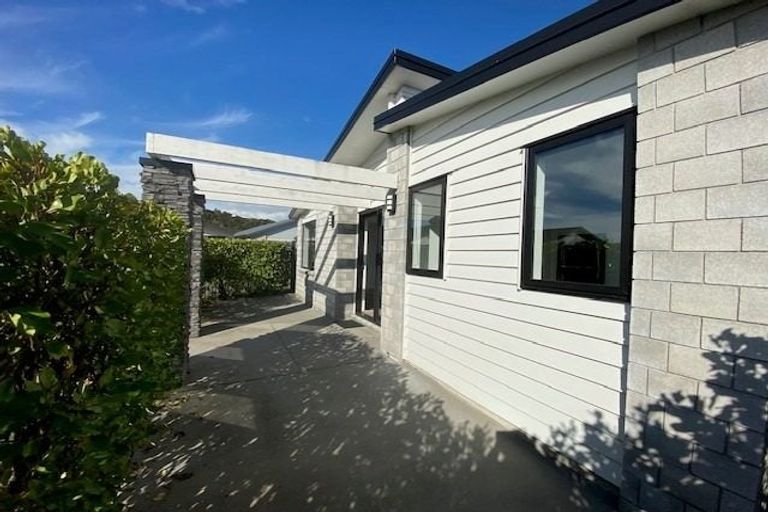 Photo of property in 16 Foley Grove, Pyes Pa, Tauranga, 3110