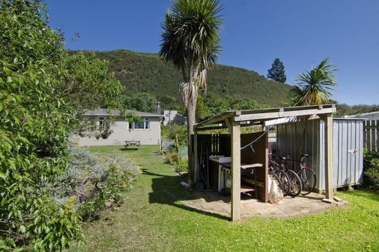 Photo of property in 147 Branxholm Street, Roxburgh, 9500