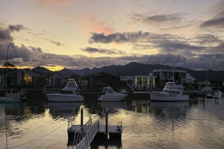 Photo of property in 17 Waitotara Way, Whitianga, 3510