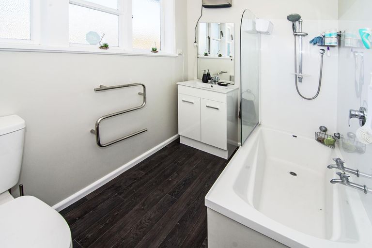 Photo of property in 4 Jellicoe Place, Solway, Masterton, 5810