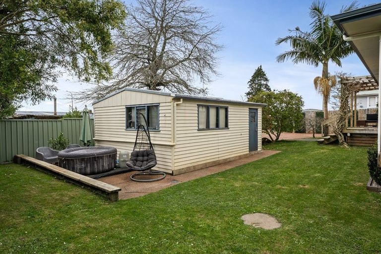 Photo of property in 1b Arney Road, Ranui, Auckland, 0612