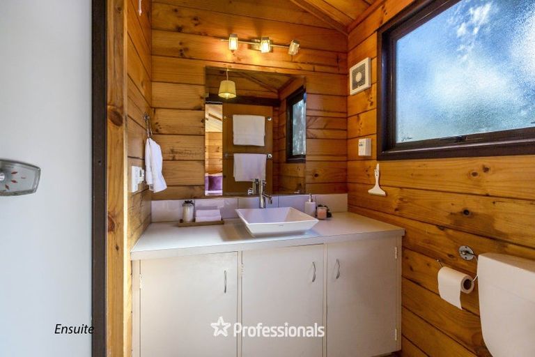 Photo of property in 10 Hobbit Lane, Pinehaven, Upper Hutt, 5371