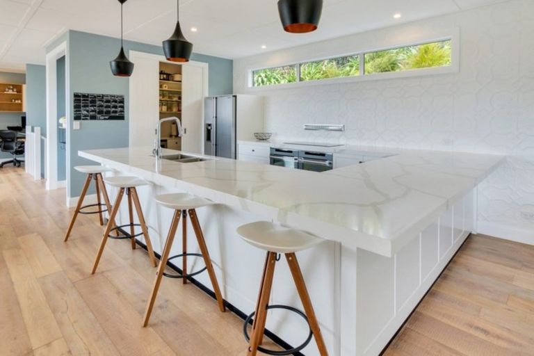 Photo of property in 31 Brick Bay Drive, Sandspit, Warkworth, 0982