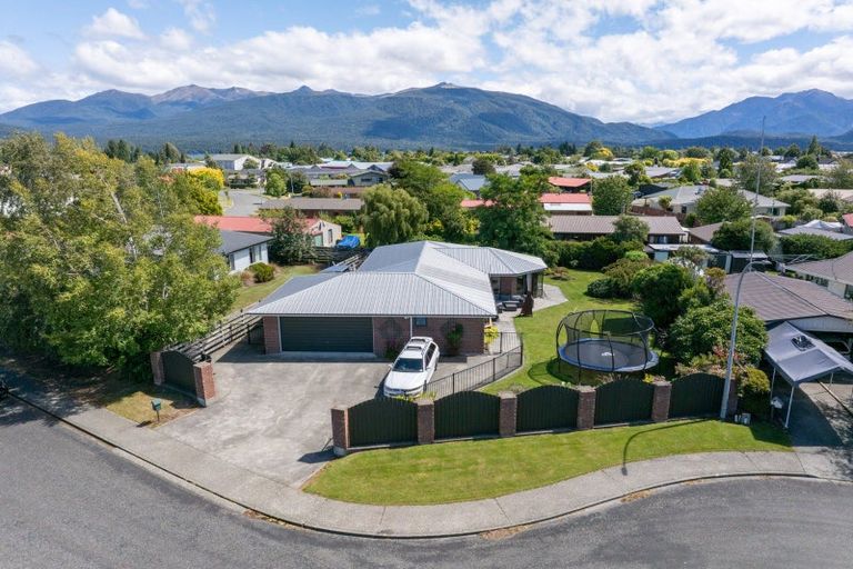 Photo of property in 3 Sylvia Baker Place, Te Anau, 9600
