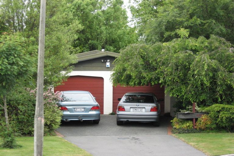 Photo of property in 11 Brigadoon Place, Avonhead, Christchurch, 8042