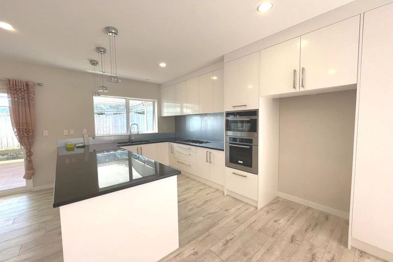 Photo of property in 14a Bridge Avenue, Te Atatu South, Auckland, 0610