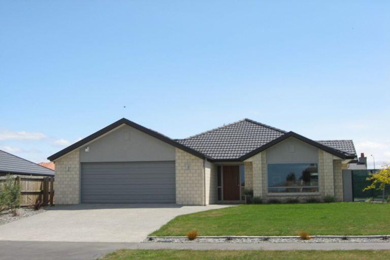 Photo of property in 24 Bottle Lake Drive, Parklands, Christchurch, 8083