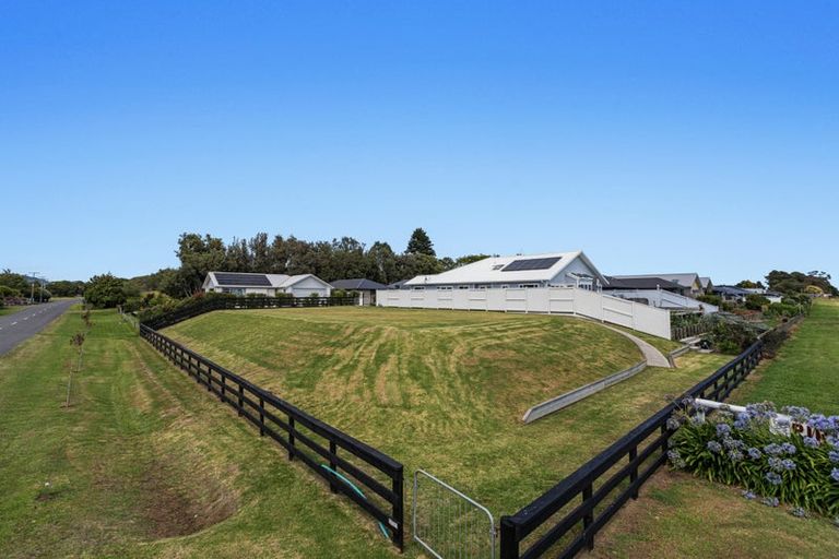 Photo of property in 7 Tara Iti Way, Coastlands, Whakatane, 3120