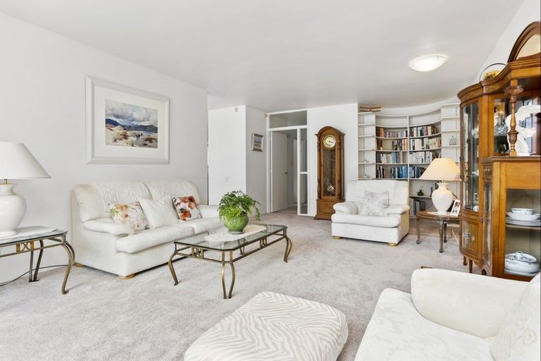 Photo of property in 3/212 Hurstmere Road, Takapuna, Auckland, 0622