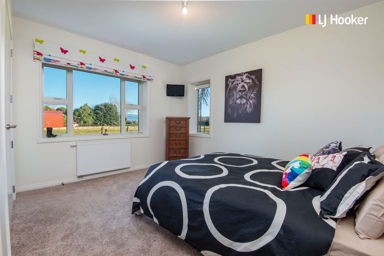 Photo of property in 100 Wingatui Road, Mosgiel, 9024