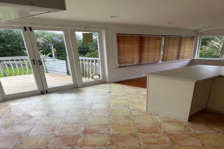 Photo of property in 155 Glenfield Road, Hillcrest, Auckland, 0626