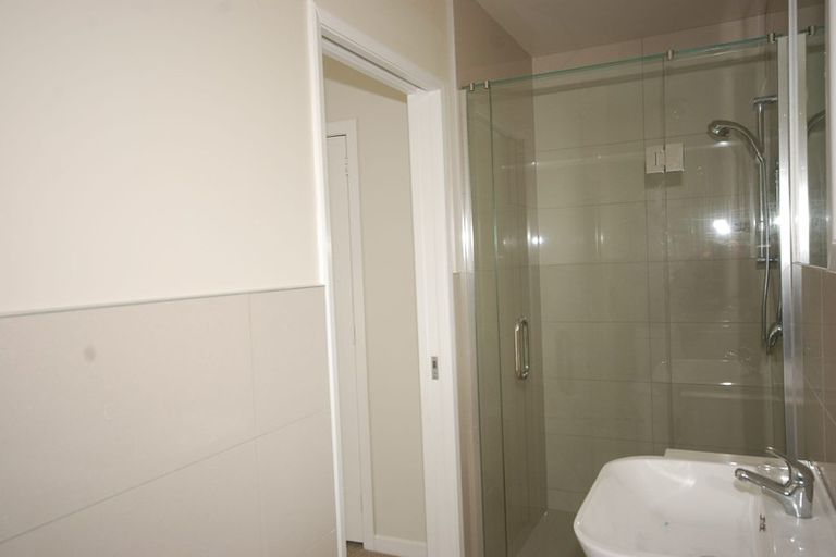 Photo of property in 100 Oakdale Road, Mount Roskill, Auckland, 1041