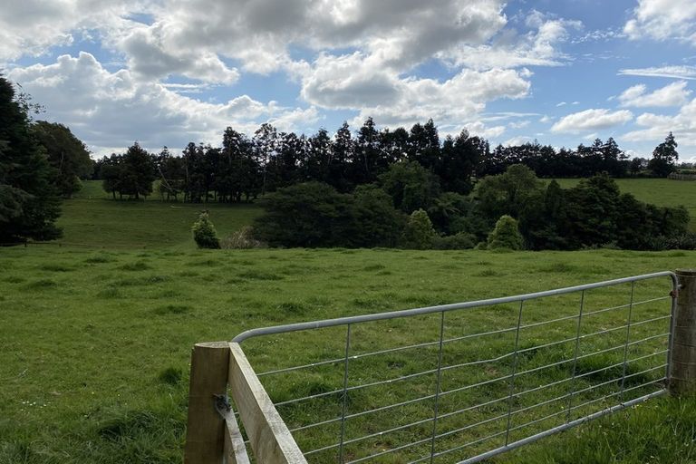 Photo of property in 24 Arapoto Road, Onewhero, Tuakau, 2697