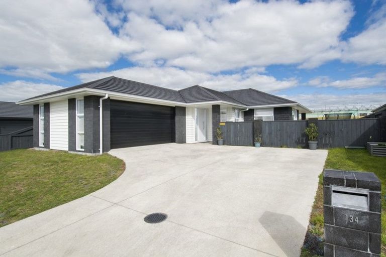 Photo of property in 134 The Boulevard, Papamoa Beach, Papamoa, 3118