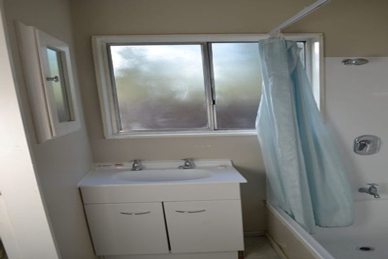 Photo of property in 4/54 Awamutu Grove, Waiwhetu, Lower Hutt, 5010