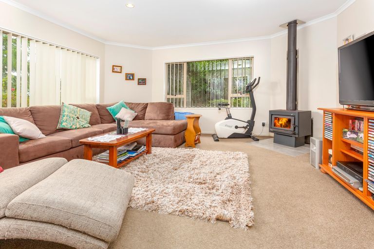 Photo of property in 3 Cathcart Close, Pukekohe, 2120